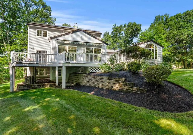 2nd image of 20 Hadley Rd, Merrimack, NH 03054 | MLS# 5103515