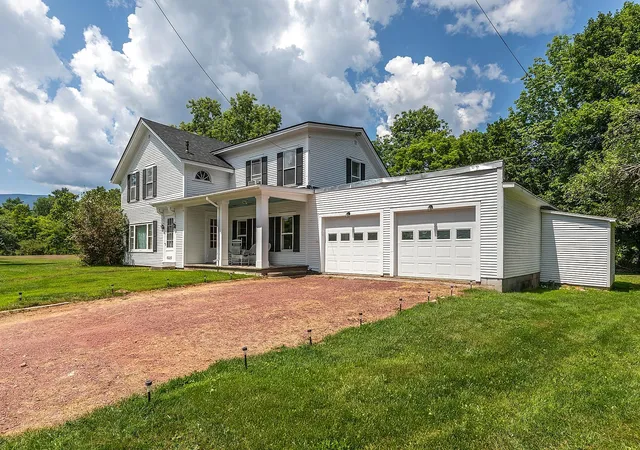 Photo 2 of Single family home for sale at 1625 Barnumville Rd, Manchester Center, VT 05255 | MLS# 5103524 | Listing updated on 2026-09-06