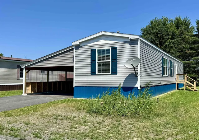 2nd image of 28 Pine St, Colebrook, NH 03576 | MLS# 5103526