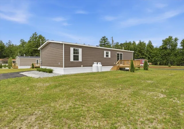4th image of 4 Wentworth Ave, Tilton, NH 03276 | MLS# 5103527