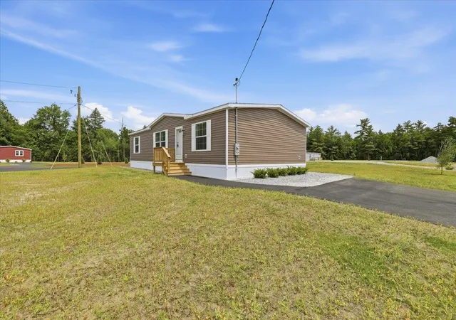 5th image of 4 Wentworth Ave, Tilton, NH 03276 | MLS# 5103527