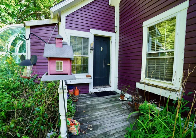 Photo 4 of Single family home for sale at 225 Concord Stage Rd, Weare, NH 03281 | MLS# 5103533 | Listing updated on 2026-10-28