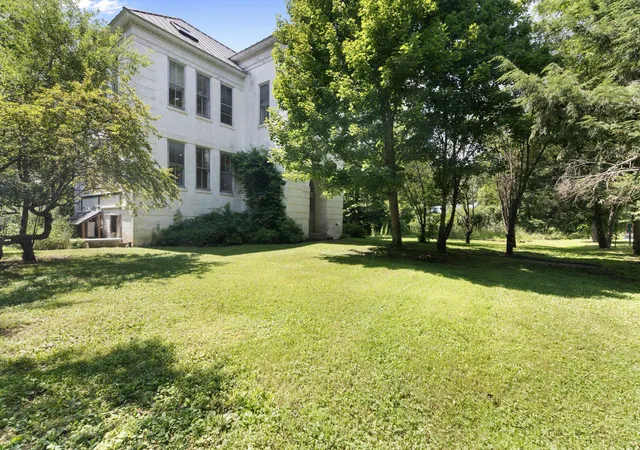 Photo 2 of Single family home for sale at 4 Signal Pine Rd, Putney, VT 05346 | MLS# 5103550 | Listing updated on 2026-08-27