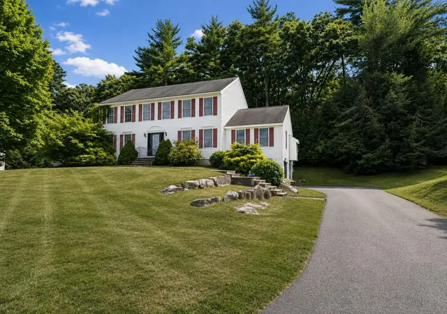 Photo 2 of Single family home for sale at 25 Jessica Dr, Merrimack, NH 03054 | MLS# 5103558 | Listing updated on 2026-08-25