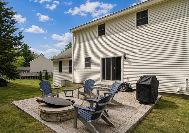 Photo 4 of Single family home for sale at 25 Jessica Dr, Merrimack, NH 03054 | MLS# 5103558 | Listing updated on 2026-08-25