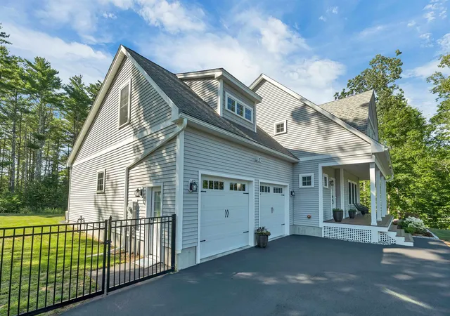 3rd image of 6 Boulder Dr, Newmarket, NH 03857 | MLS# 5103572