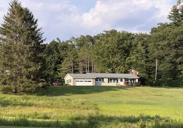 Photo 3 of Single family home for sale at 172 Pinewoods Rd, Pittsford, VT 05763 | MLS# 5103574 | Listing updated on 2026-09-13