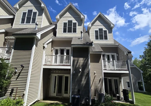Photo 3 of Townhouse for sale at 131 Court St #9, Exeter, NH 03833 | MLS# 5103589 | Listing updated on 2026-09-10