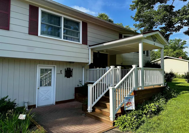 Photo 1 of Single family home for sale at 6 Green Knolls Ln, Rutland, VT 05701 | MLS# 5103612 | Listing updated on 2026-08-31