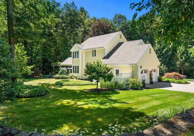 2nd image of 33 Shipley Dr, Hollis, NH 03049 | MLS# 5103617