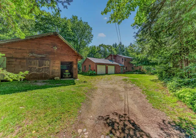 5th image of 23 Garneau Rd, Bethlehem, NH 03574 | MLS# 5103620