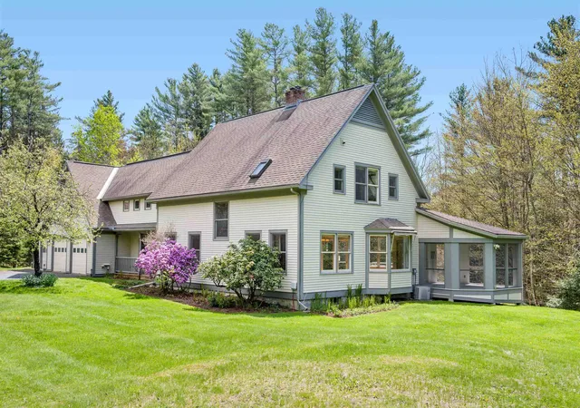 Photo 2 of Single family home for sale at 581 Perry Lea Rd, Waterbury, VT 05676 | MLS# 5103632 | Listing updated on 2026-09-16