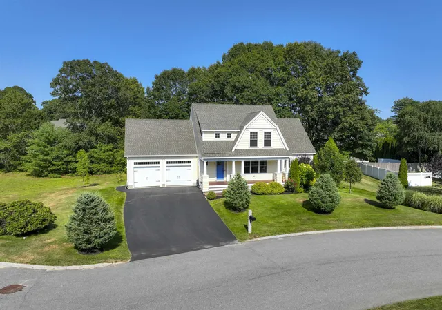 1st image of 10 Hilliard Dr, Hampton, NH 03842 | MLS# 5103637