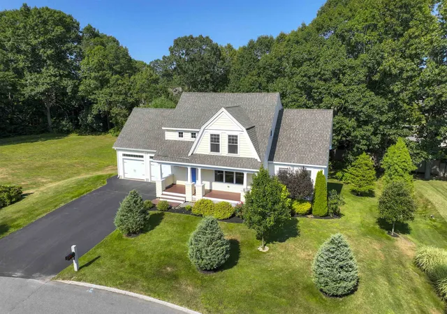2nd image of 10 Hilliard Dr, Hampton, NH 03842 | MLS# 5103637