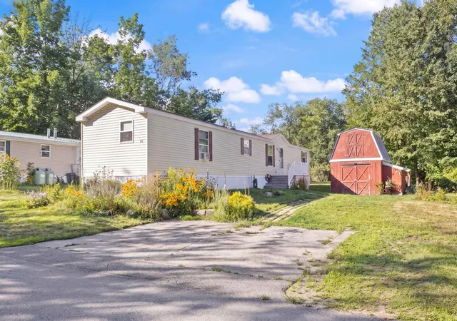 1st image of 109 Pumpkin Hollow Rd, Barrington, NH 03825 | MLS# 5103640