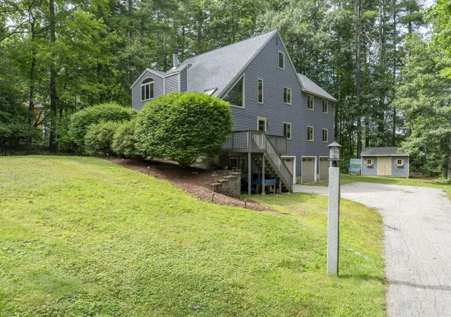 Photo 1 of Single family home for sale at 8 Seasons Ln, Londonderry, NH 03053 | MLS# 5103644 | Listing updated on 2026-09-02