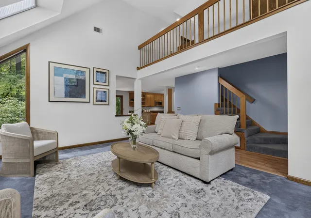 Photo 2 of Single family home for sale at 8 Seasons Ln, Londonderry, NH 03053 | MLS# 5103644 | Listing updated on 2026-09-02