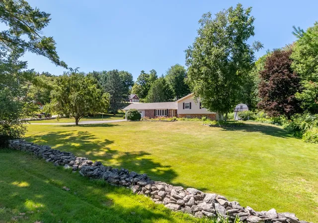 2nd image of 4 Fairway Heights Rd, Center Harbor, NH 03226 | MLS# 5103647