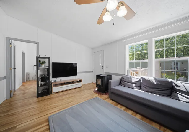 3rd image of 6 Marilyn Dr, Allenstown, NH 03275 | MLS# 5103651