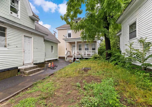 2nd image of 314 Merrimack St, Manchester, NH 03103 | MLS# 5103655
