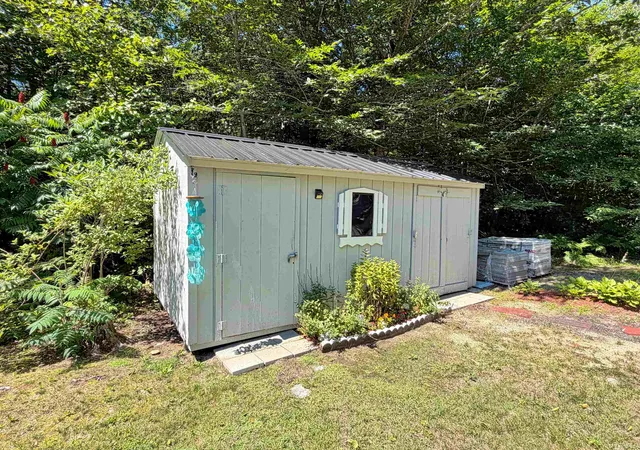 Photo 3 of Manufactured home for sale at 15 Loon Mountain Ln, Center Conway, NH 03813 | MLS# 5103663 | Listing updated on 2026-09-22