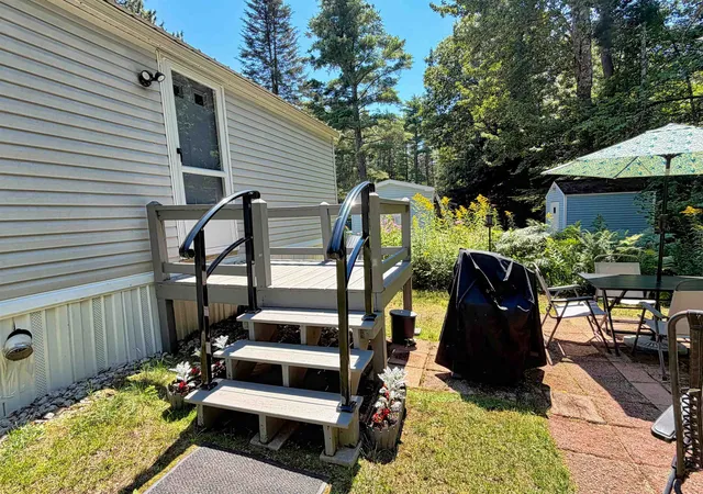 Photo 4 of Manufactured home for sale at 15 Loon Mountain Ln, Center Conway, NH 03813 | MLS# 5103663 | Listing updated on 2026-09-22
