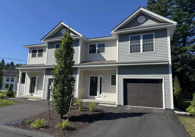 Photo 1 of Townhouse for sale at 1b Dearborn Cir, Goffstown, NH 03045 | MLS# 5103669 | Listing updated on 2026-09-17
