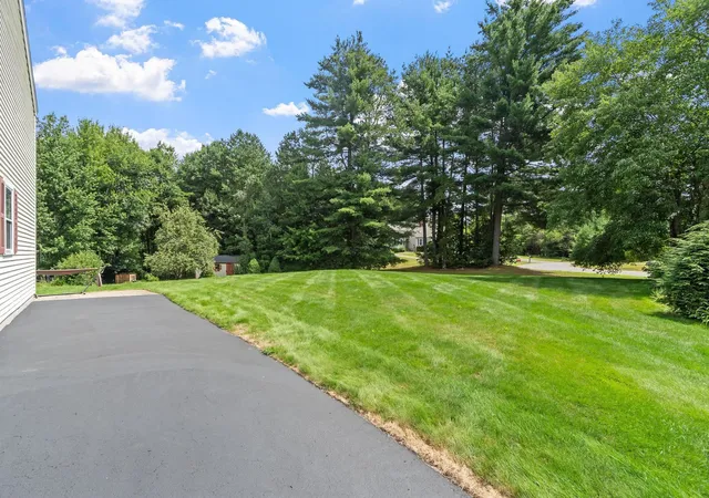 Photo 3 of Condo for sale at 27 Reed St #B, Londonderry, NH 03053 | MLS# 5103674 | Listing updated on 2026-08-06