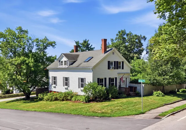 1st image of 45 Oak St, Dover, NH 03820 | MLS# 5103678