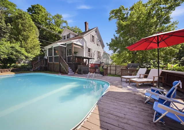 2nd image of 45 Oak St, Dover, NH 03820 | MLS# 5103678