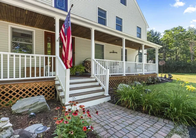 2nd image of 251 Wadleigh Falls Rd, Lee, NH 03861 | MLS# 5103685