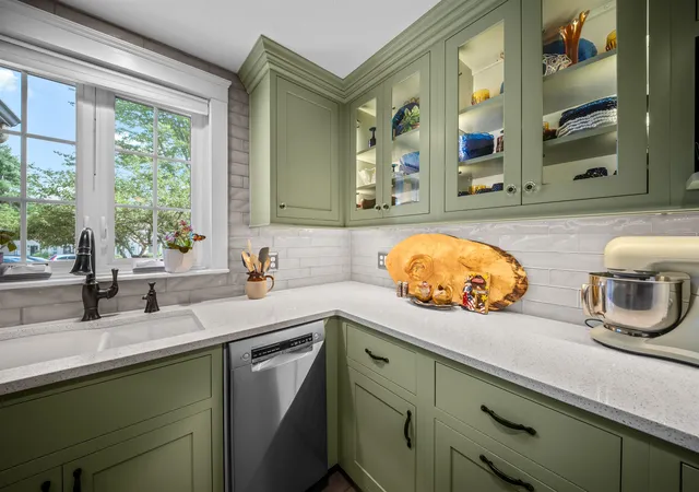 Photo 3 of Townhouse for sale at 19 Surrey Run, Dover, NH 03820 | MLS# 5103697 | Listing updated on 2026-09-18