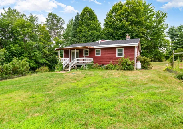 Single family home for sale at 207 Lee River Rd, Jericho, VT 05465 | MLS# 5103705