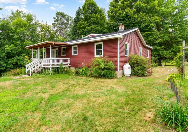 Photo 2 of Single family home for sale at 207 Lee River Rd, Jericho, VT 05465 | MLS# 5103705 | Listing updated on 2026-09-03