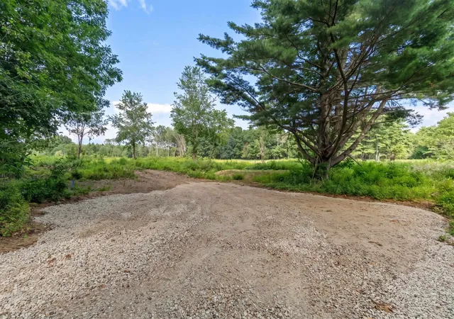 3rd image of 358 Newington Rd, Newington, NH 03801 | MLS# 5103708