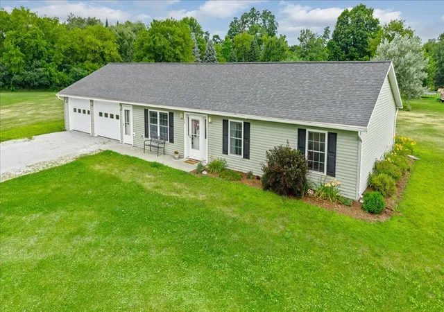 Photo 2 of Single family home for sale at 38 Boone Dr, Highgate Center, VT 05459 | MLS# 5103757 | Listing updated on 2026-09-17