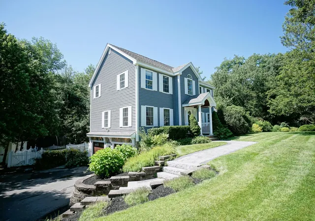 Photo 1 of Sale Pending at 7 Harmony Dr, Londonderry, NH 03053 | MLS# 5103759 | Listing updated on 2026-09-07