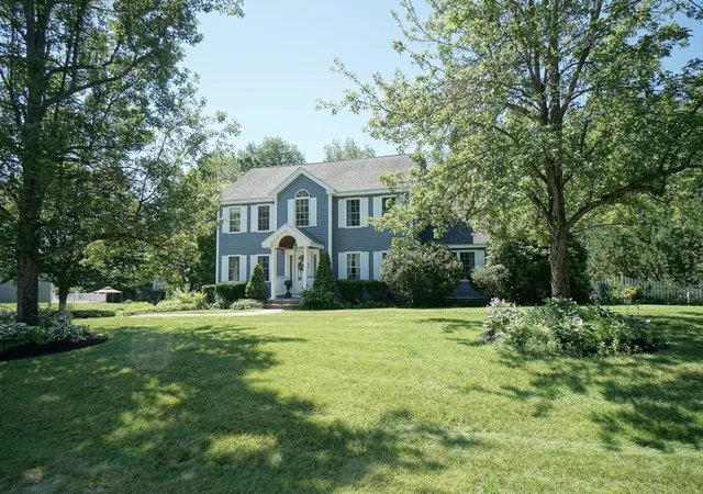 Photo 3 of Sale Pending at 7 Harmony Dr, Londonderry, NH 03053 | MLS# 5103759 | Listing updated on 2026-09-07