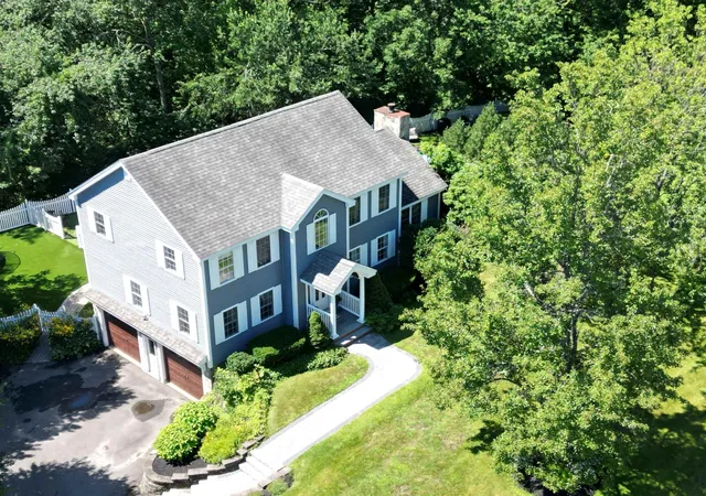 Photo 4 of Sale Pending at 7 Harmony Dr, Londonderry, NH 03053 | MLS# 5103759 | Listing updated on 2026-09-07