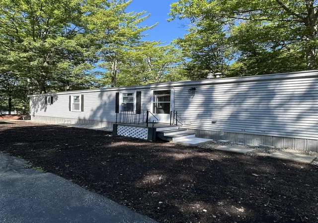 3rd image of 9 Sargents Pl #23, Gilford, NH 03249 | MLS# 5103760