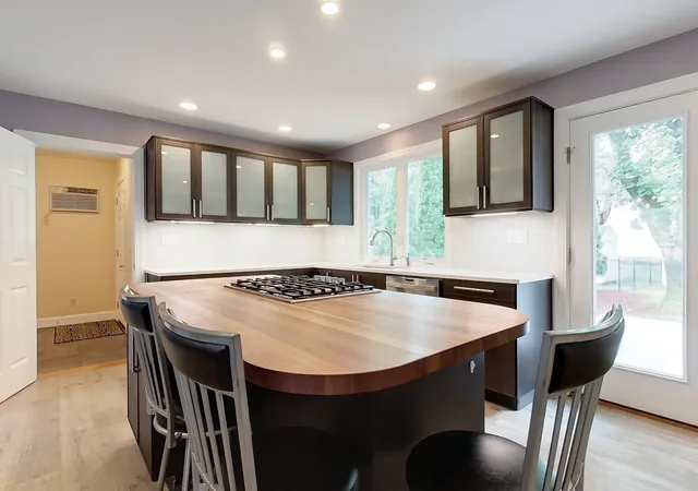 Photo 3 of Single family home for sale at 14 Chelsea Ct, Nashua, NH 03062 | MLS# 5103774 | Listing updated on 2026-09-16