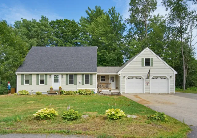 Photo 3 of Single family home for sale at 11 Highland Ave, Antrim, NH 03440 | MLS# 5103776 | Listing updated on 2026-08-20