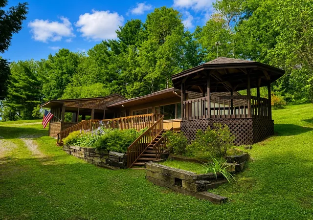 Photo 2 of Single family home for sale at 576 Hayward Rd, Derby, VT 05829 | MLS# 5103777 | Listing updated on 2026-08-28