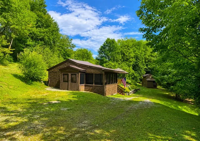 Photo 3 of Single family home for sale at 576 Hayward Rd, Derby, VT 05829 | MLS# 5103777 | Listing updated on 2026-08-28