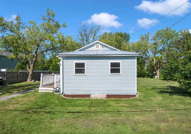 Photo 2 of Single family home for sale at 9 Pearl Ave, Saint Albans, VT 05478 | MLS# 5103813 | Listing updated on 2026-09-22