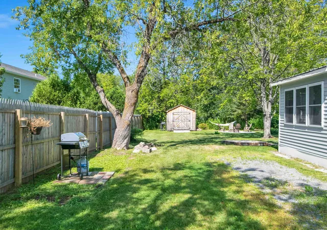 Photo 3 of Single family home for sale at 9 Pearl Ave, Saint Albans, VT 05478 | MLS# 5103813 | Listing updated on 2026-09-22