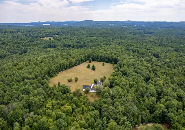 2nd image of 84 Clark Rd, Brookfield, NH 03872 | MLS# 5103831