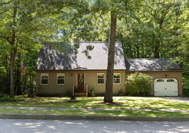 Photo 3 of Single family home for sale at 578 Sunderland Woods Rd, Colchester, VT 05446 | MLS# 5103837 | Listing updated on 2026-09-01