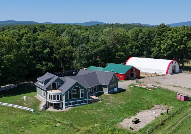 Single family home for sale at 627 Old Coach Rd, Lyndonville, VT 05851 | MLS# 5103840