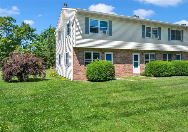 Photo 3 of Sale Pending at 76 Shirley Cir, Williston, VT 05495 | MLS# 5103841 | Listing updated on 2026-08-27